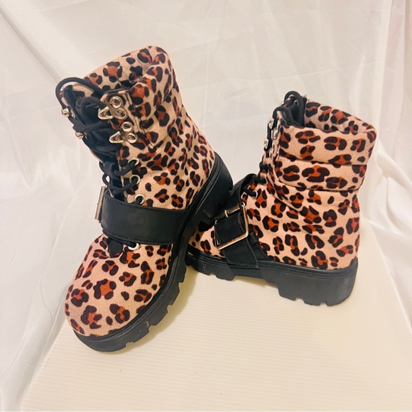 Girls Cheetah Print Boots Low Heel Buckle lace up size 12 - Picture 5 of 5